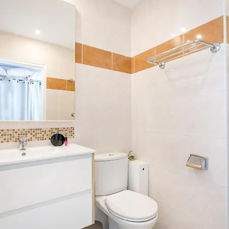 Climatise Pour 3, Face Est, A 50m Et Proche Commerces - Fr-1-466a-23 Apartment
